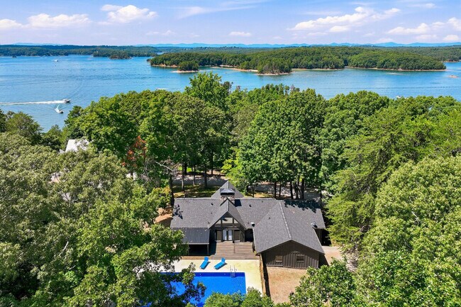 Building Photo - 4225 Twin Rivers Dr