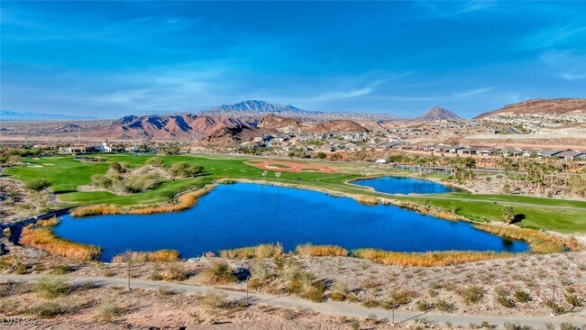 Building Photo - 64 Strada Principale