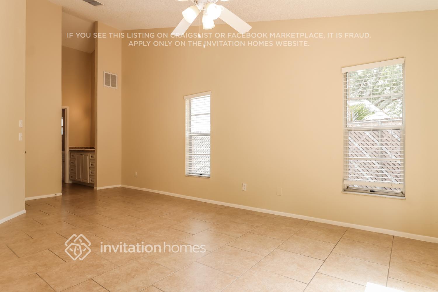 Building Photo - 3700 Montclair Dr