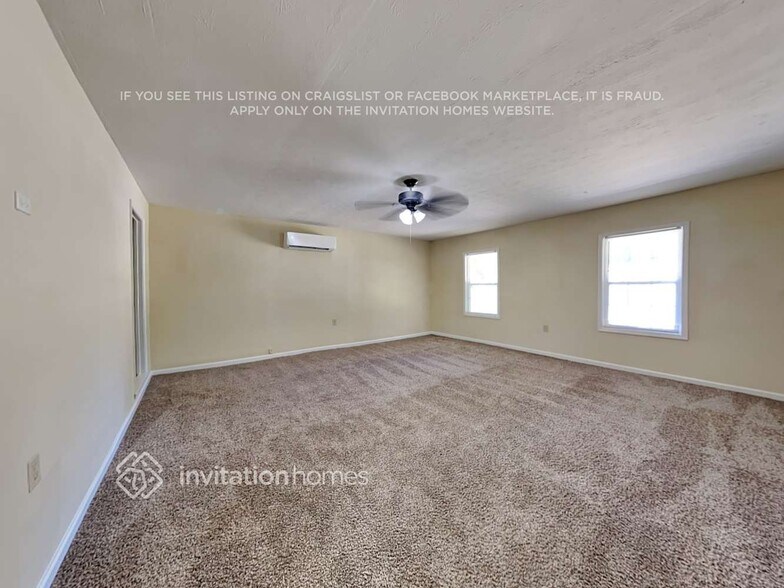 Building Photo - 2907 Spring Lake Dr