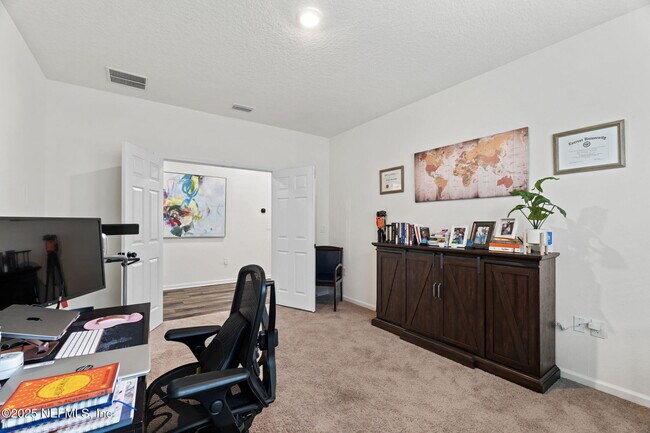 Building Photo - 12897 Logans Walk Ln