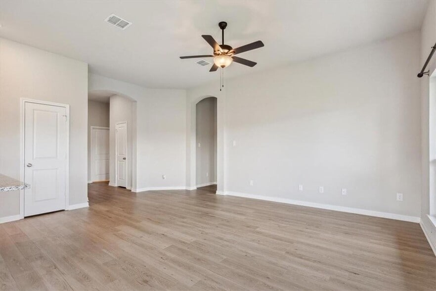 Building Photo - 4412 S Fork Ranch Rd