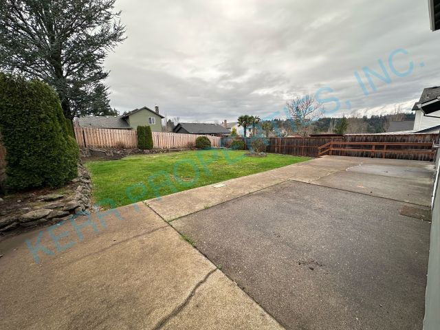 Building Photo - Charming 3-Bed Home with 2.5 Baths in Troutdale - Your Spacious Retreat Awaits!