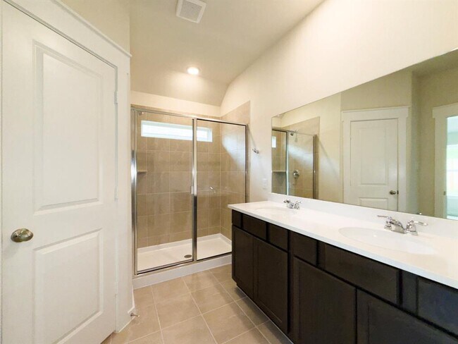 Building Photo - 40769 Mostyn Lake Dr