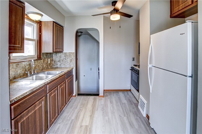 Building Photo - 7611 Ivandale Dr