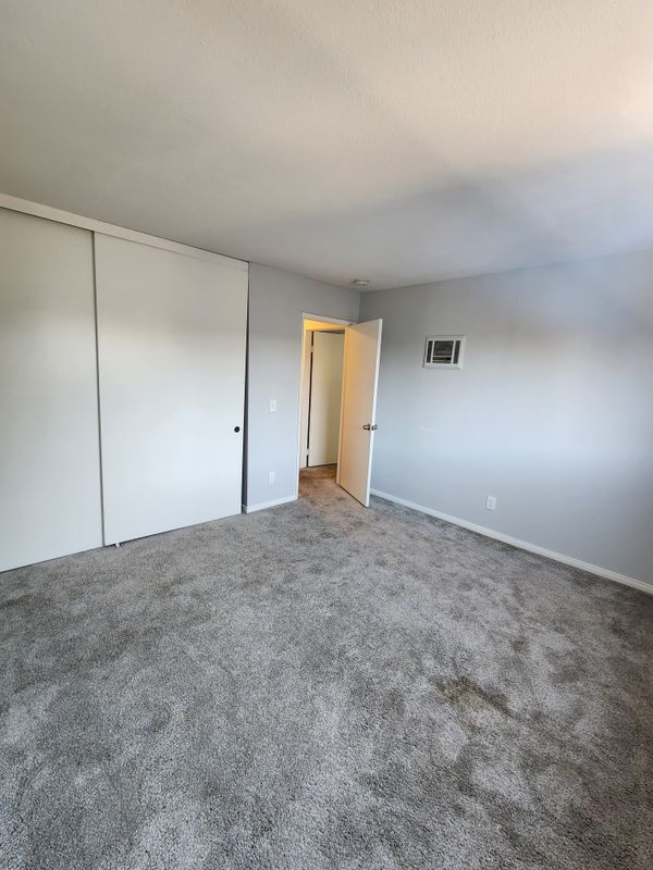 Building Photo - 716 Ballantyne St