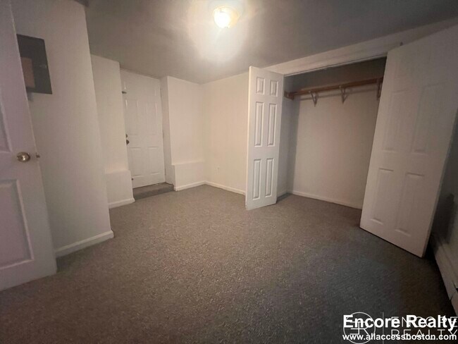 Building Photo - 24 St Cyprians Pl