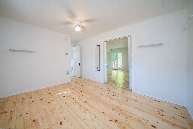 Building Photo - 2339 Norwalk Ave