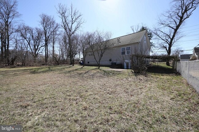 Building Photo - 605 Neck Rd
