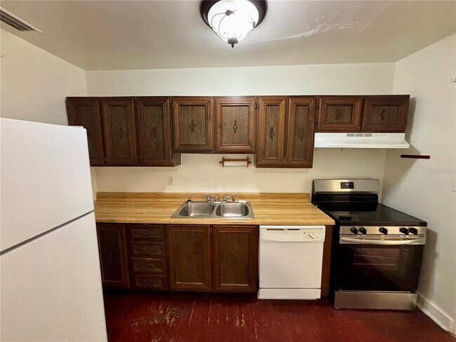 Building Photo - 1219 Lake Highland Dr