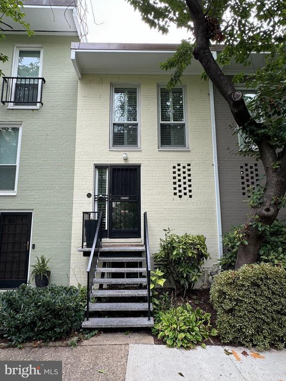 Building Photo - 241 G St SW