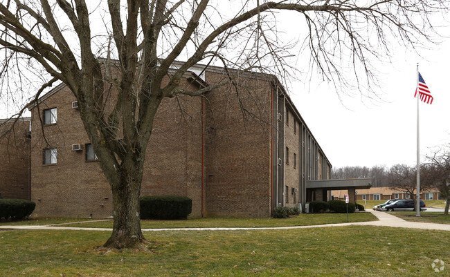 Building Photo - Owensville Commons