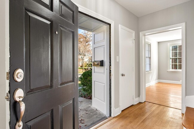 Building Photo - 4315 Bromley Ln