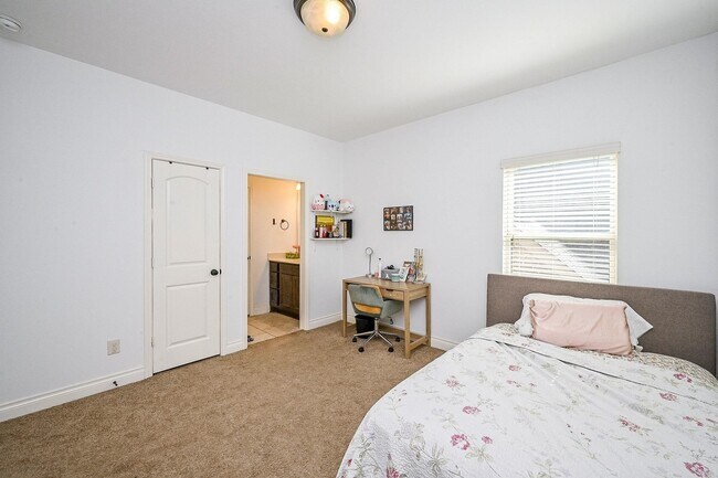 Building Photo - 3707 Brampton Island Dr