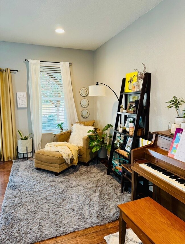 Building Photo - 3-Bedroom Home with Garden Oasis & Covered Patio – Bethel Neighborhood