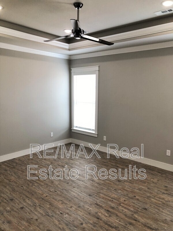 Building Photo - 1713 Tracey Rd