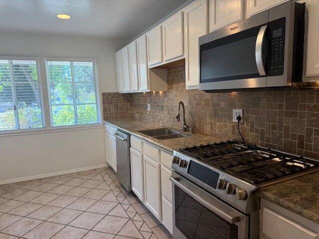 Building Photo - 23123 Cohasset St