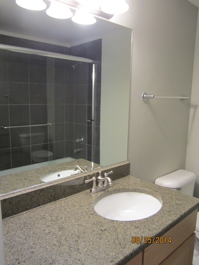 Building Photo - Longfellow Creek Condos