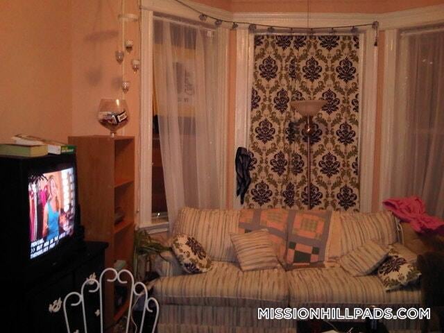 Building Photo - 883 Huntington Ave