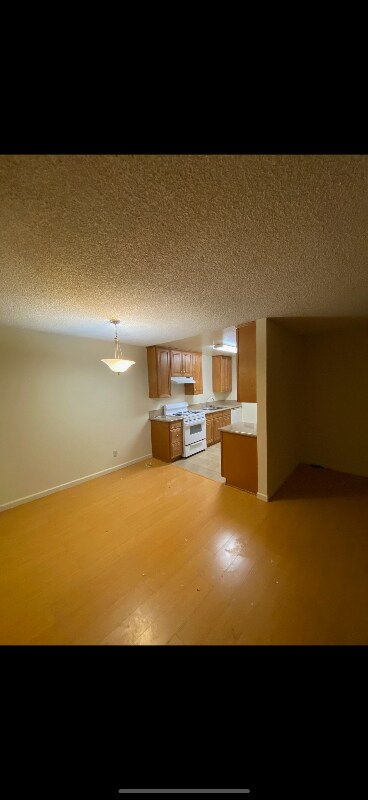 Primary Photo - 223 E Acacia Ave