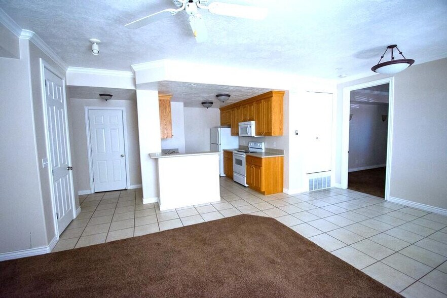 Building Photo - 272 W 400 N