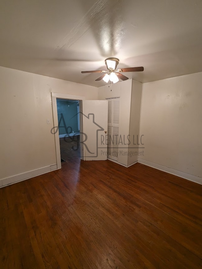 Building Photo - 438 E 23rd St