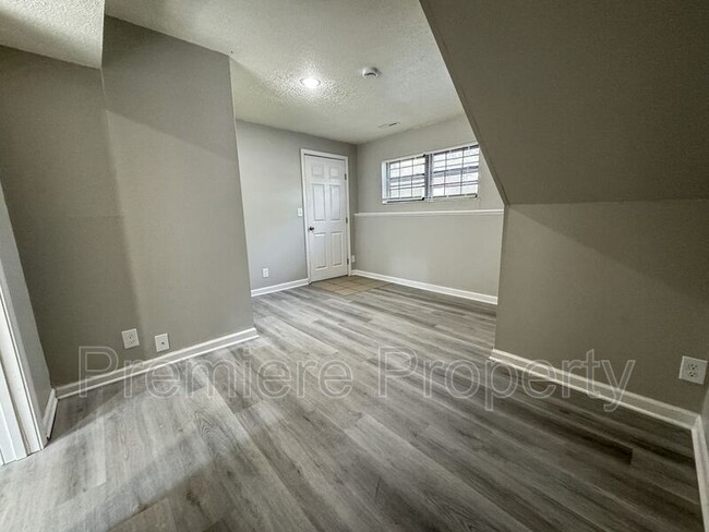 Building Photo - 9517 Overhill Rd