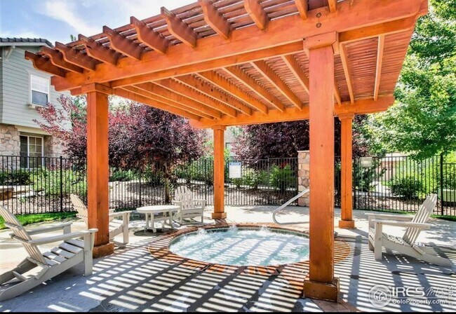 year around hot tub - 23025 E Ontario Dr