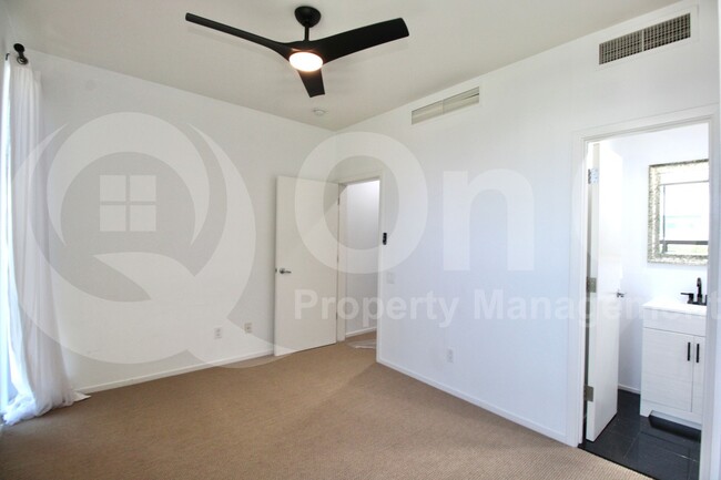 Building Photo - 7047 E Earll Dr