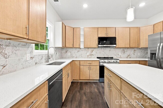 Building Photo - 122 McCarver Rd