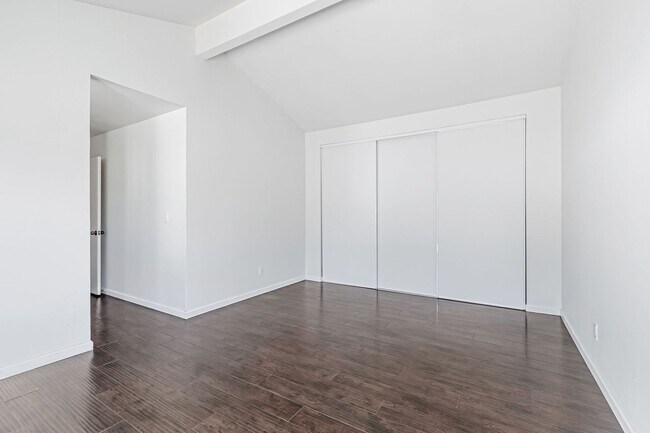 Building Photo - Saratoga Gem - 4BR Home Open Floor Plan & ...