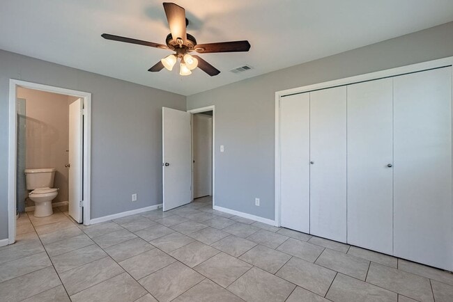 Building Photo - Beautiful 3 bedroom, 2 bathroom home in North Lamar!!!