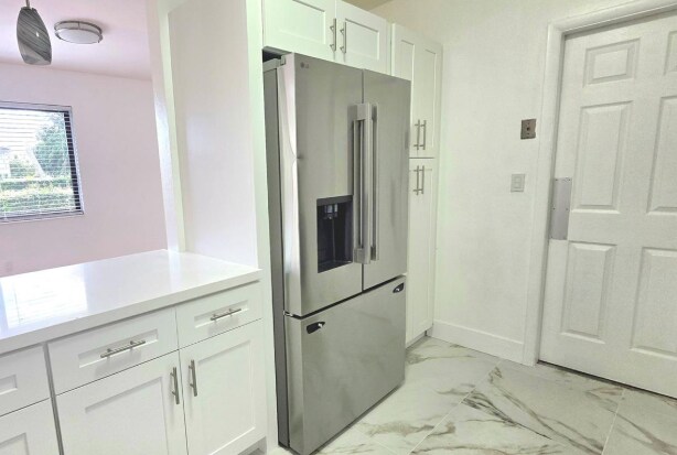 Building Photo - 2440 SW 64th Ave