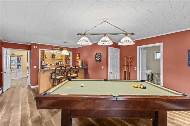 Building Photo - Well-Cared for historic beauty in private setting tucked in the Hill Section