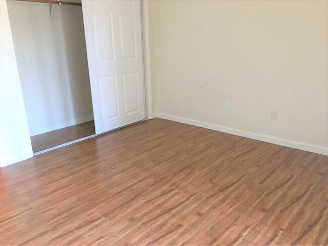 Building Photo - 10555 Turtlewood Ct