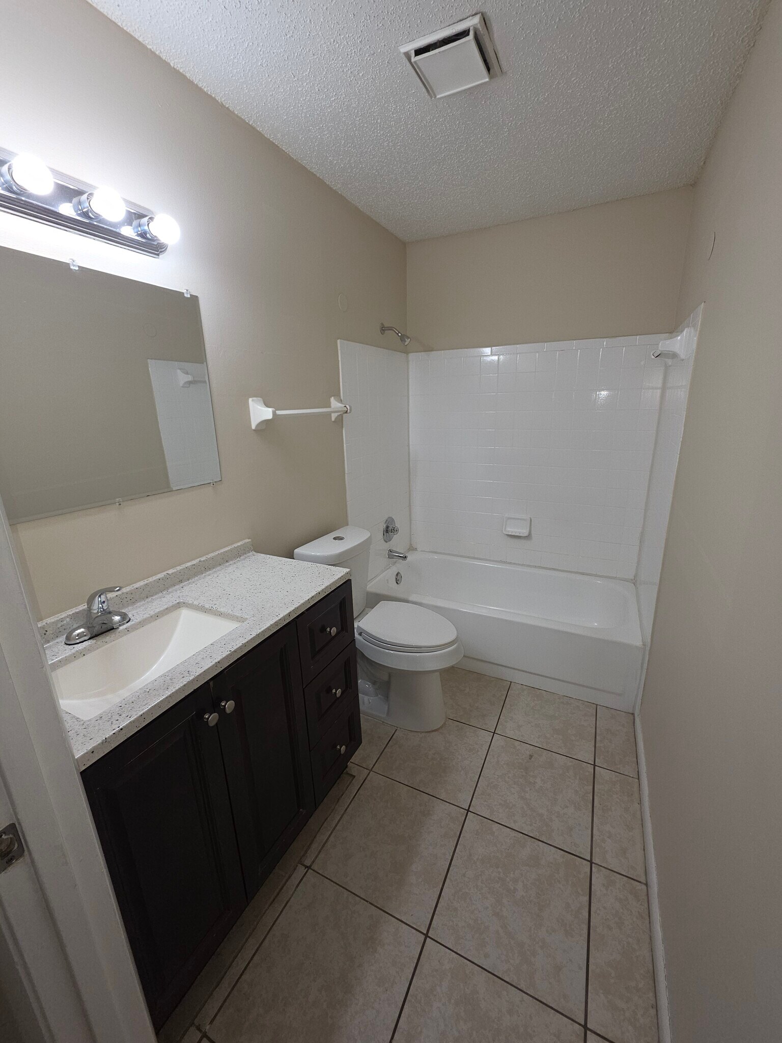 Updated bathroom - 5111 SE 29th St