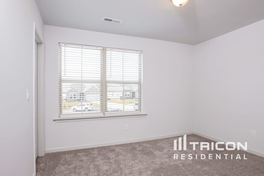 Building Photo - 281 Yadkin St