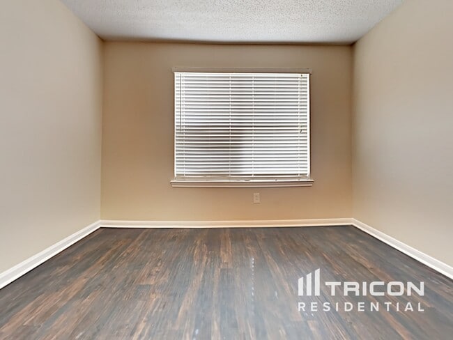 Building Photo - 3223 Kelling St