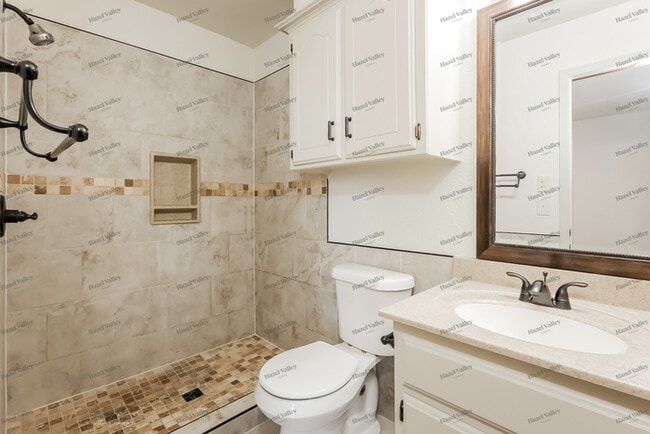 Building Photo - 6617 Edgebrook Rd