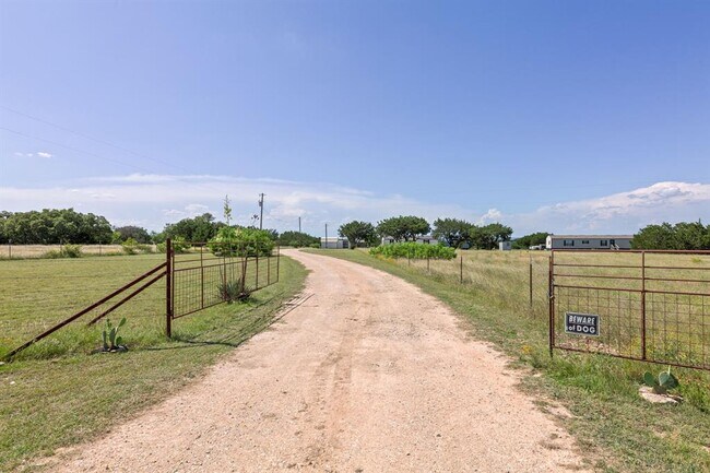 Building Photo - 930 Co Rd 224