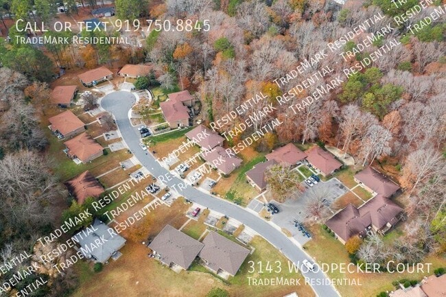 Building Photo - 3143 Woodpecker Ct