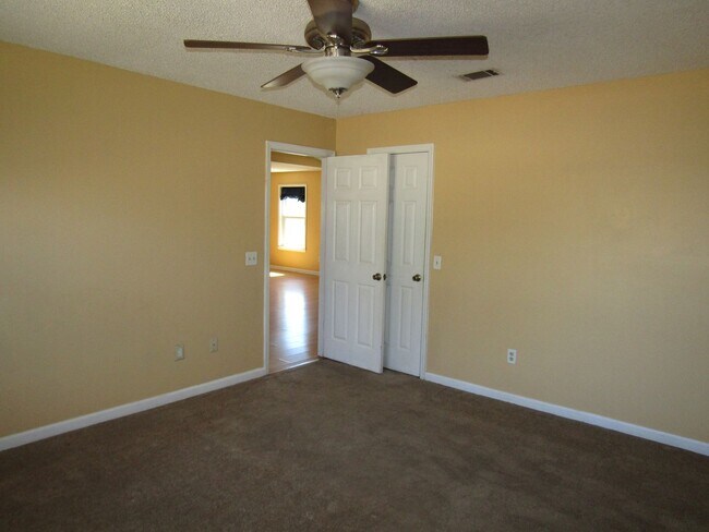 Building Photo - 1201 Desert Storm Dr