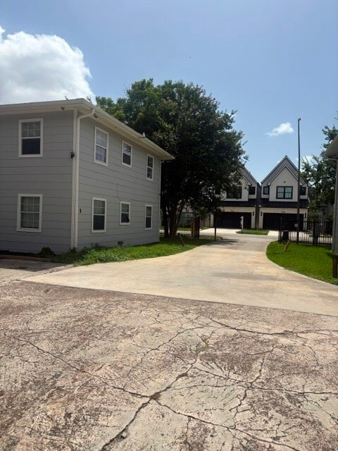 Building Photo - 6734 Burkett St.