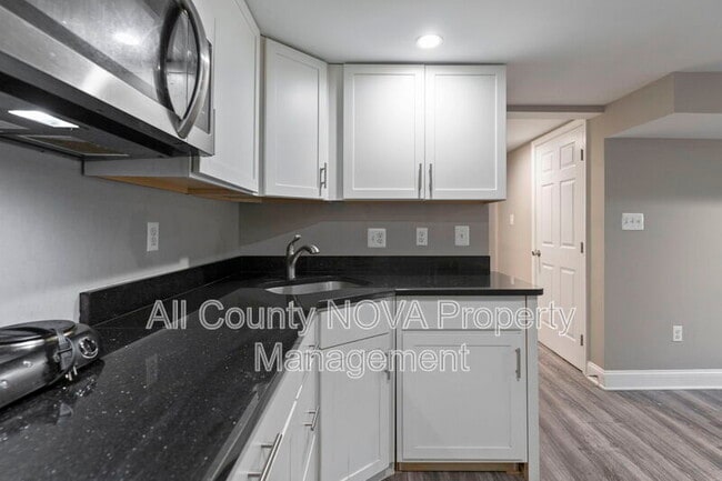 Building Photo - 5415 Brenner St