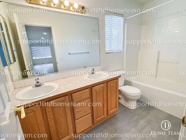 Building Photo - "Spacious 4-Bedroom Home with 2.5 Baths in Renton – 2030 Sq. Ft. of Comfort & Style!"