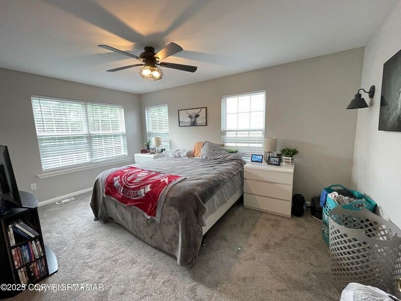 Building Photo - 51 Lower Ridge View Cir