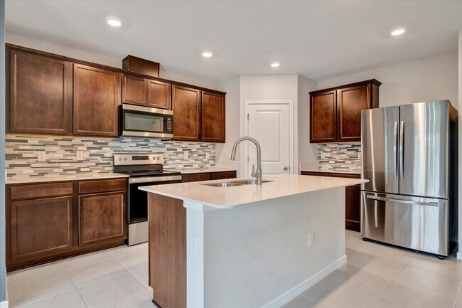 Building Photo - Newer Build - Parrish 3 Bedroom Home with ...