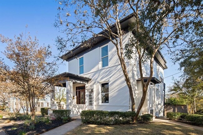Building Photo - 701 Highland Ave
