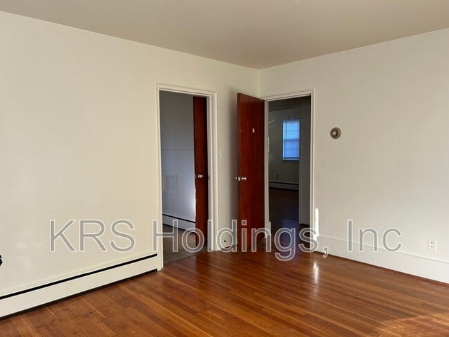 Building Photo - 383 Monticello Ave