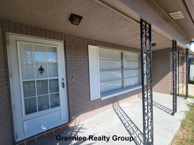 Building Photo - 2 Bedroom/2 Bath Home in Port Richey- Pet ...